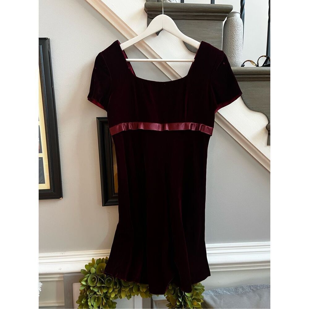 Donna Ricco Deep Red Velvet Retro Style Mini Dress Sz S EUC